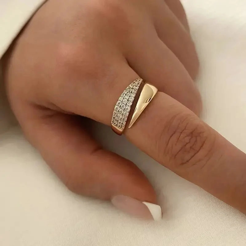 Elegant ring with stunning gemstones