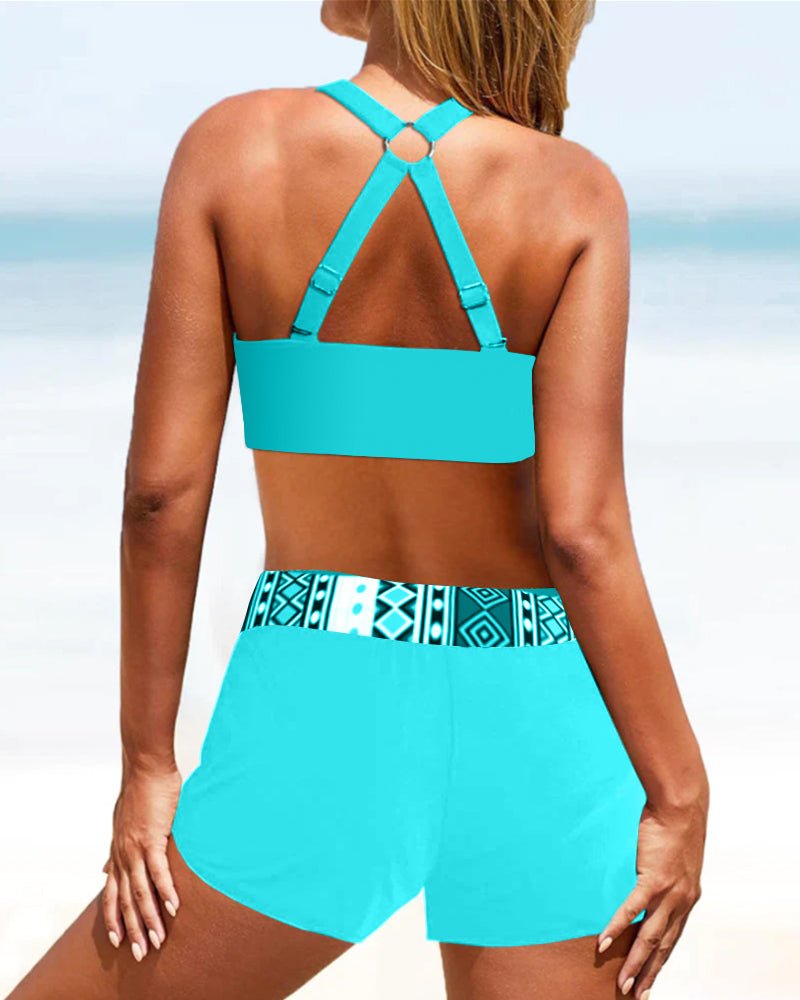 High-waisted bikini with geometric pattern