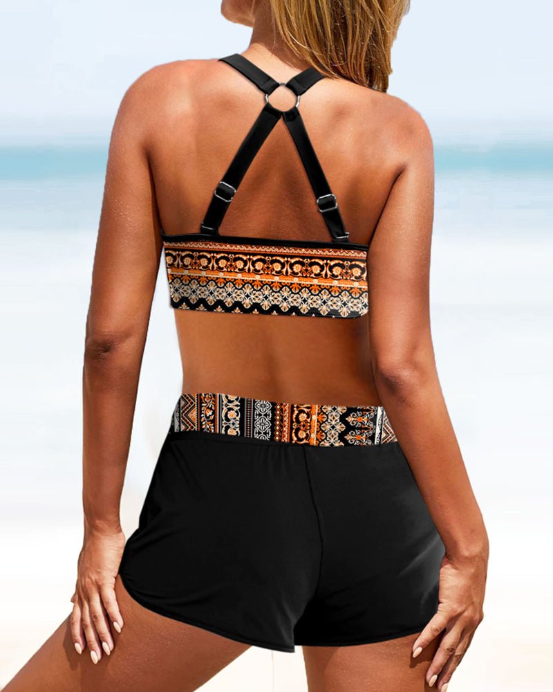 High-waisted bikinis with geometric print