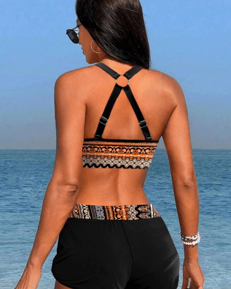 High-waisted bikinis with geometric print